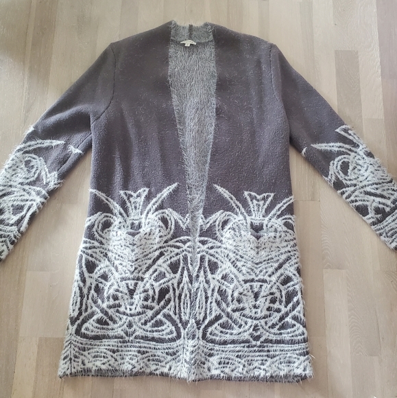 Laura Grey and White Sweater with Filigree Inspired Design Size Medium - Picture 1 of 13